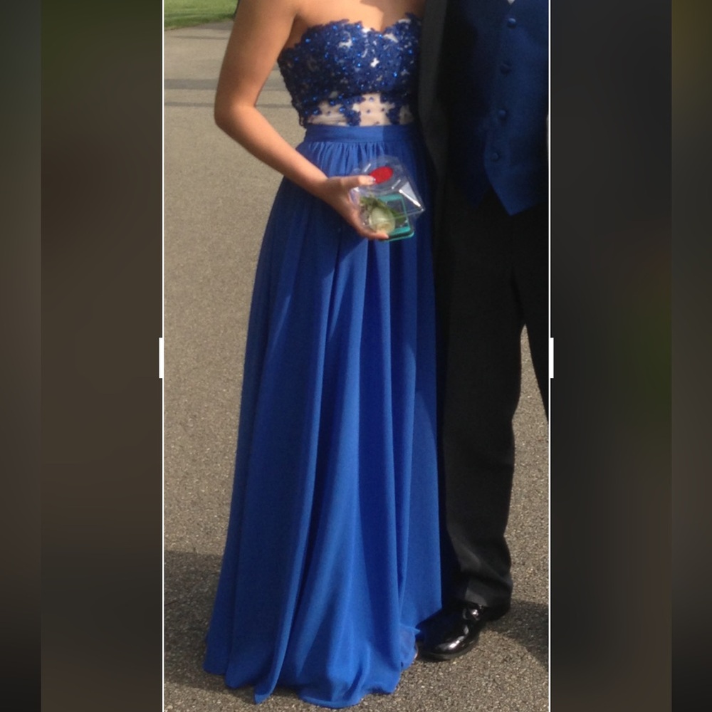 Full length royal blue sleeveless gown 👗 Wedding 💒 Prom or Homecoming Party